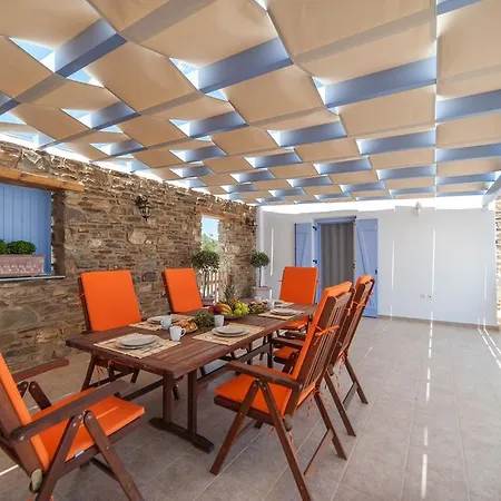 Villa Crystal Ii *