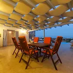 Villa Crystal Ii *